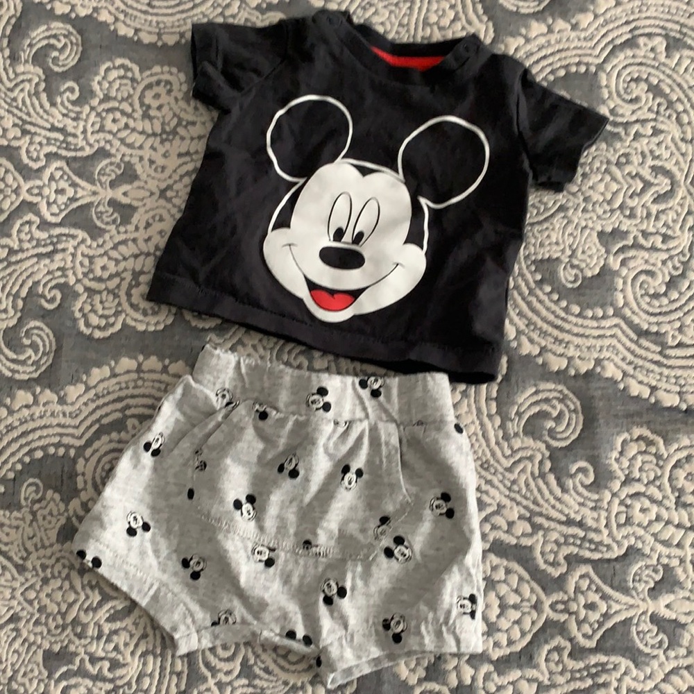 HM Disney theme 2 pc set short & tee 0-1 M